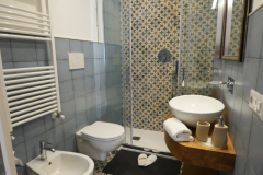 Bagno camera matrimoniale